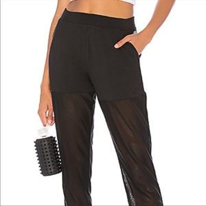 NWT Alo Yoga Notion Sweatpant in Black